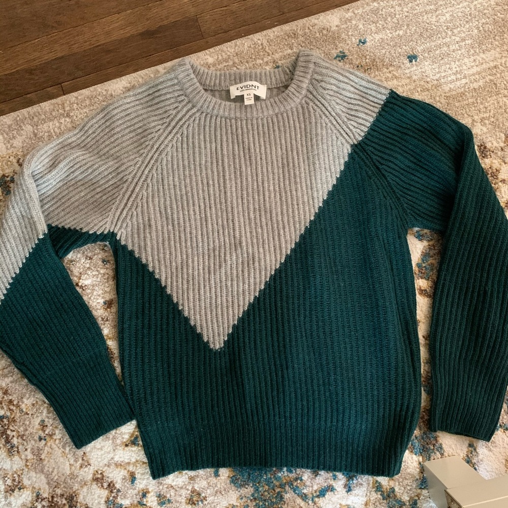 EVIDNT Two Tone Knit Sweater